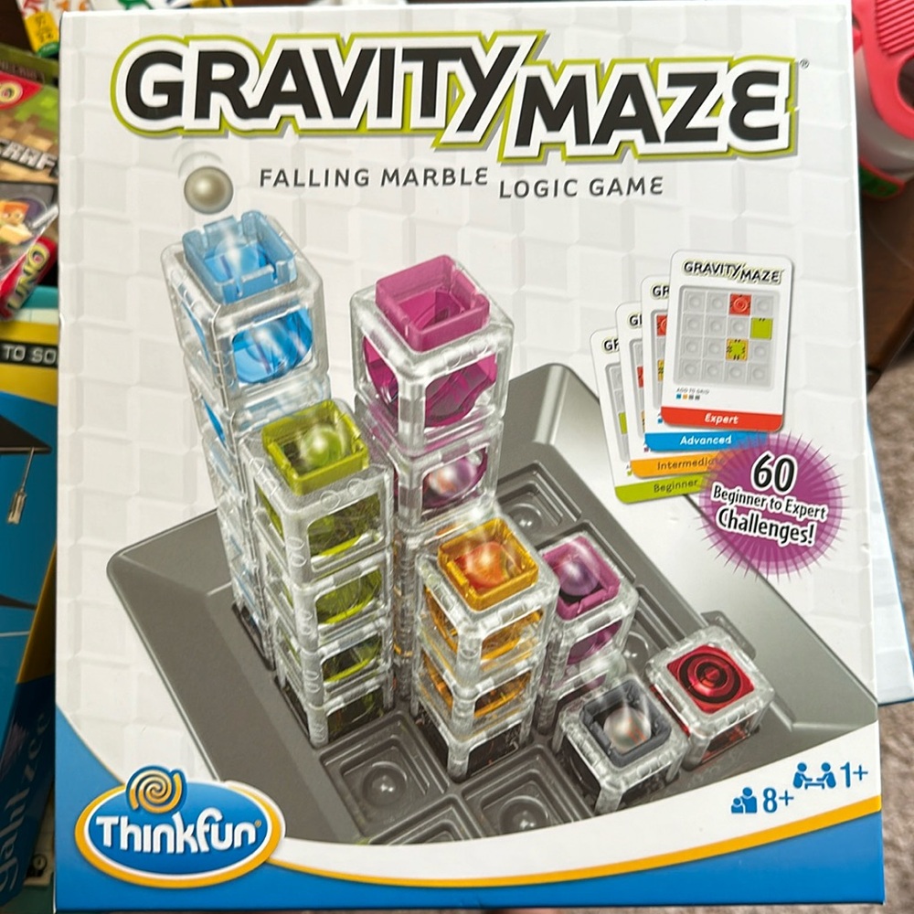 Gravity maze logic game